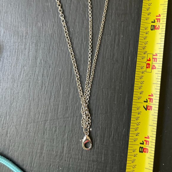 3 ITEMS VTG Dainty silver tone chain with three pendants and 2 silver bracelets - Picture 5 of 7